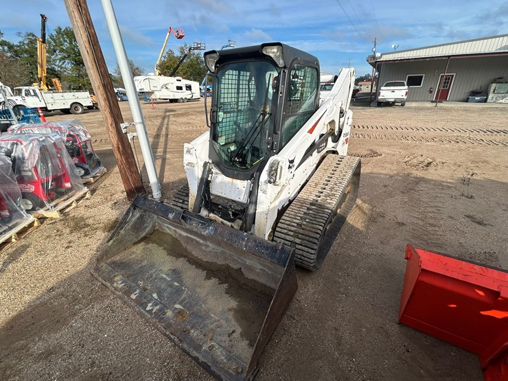 2021-bobcat-t770-image-2