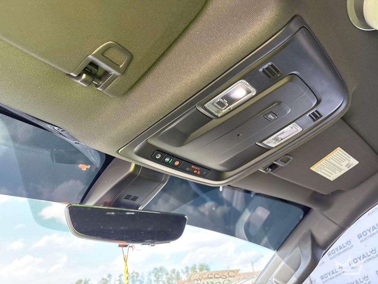 2022-chevrolet-tahoe-image-19