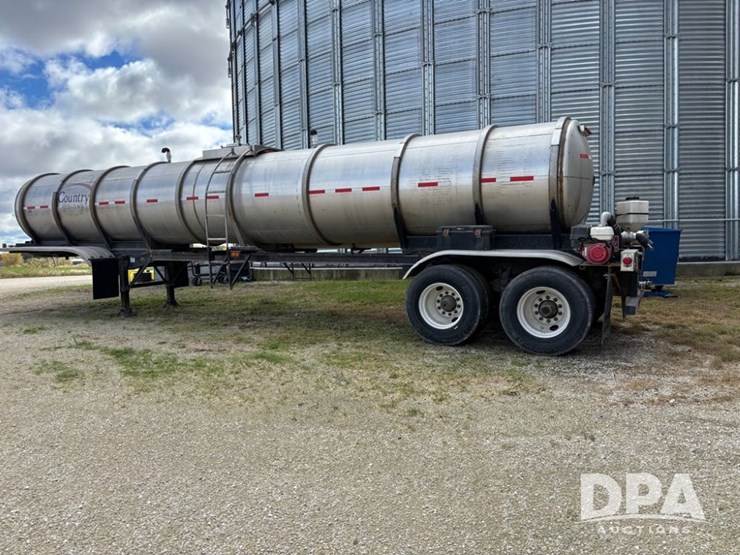 1974-heil-trailer-image-8