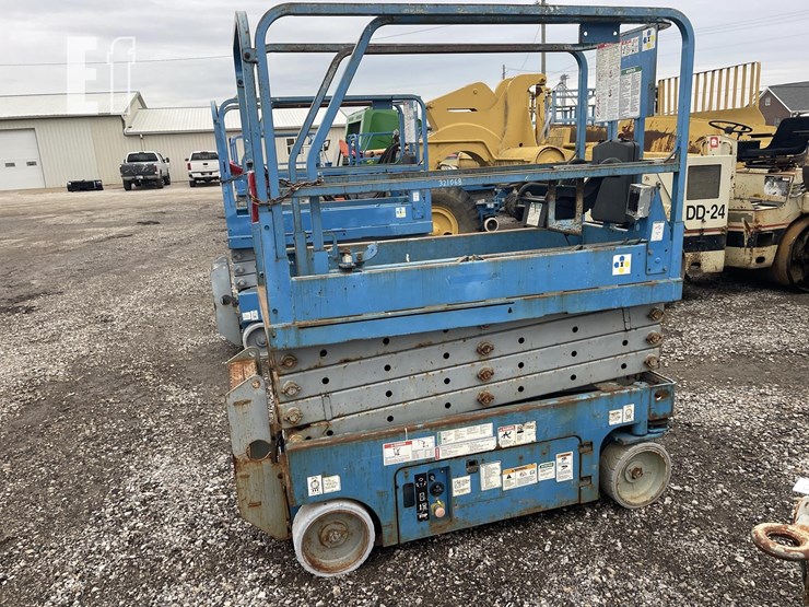 genie-gs1930-image-3