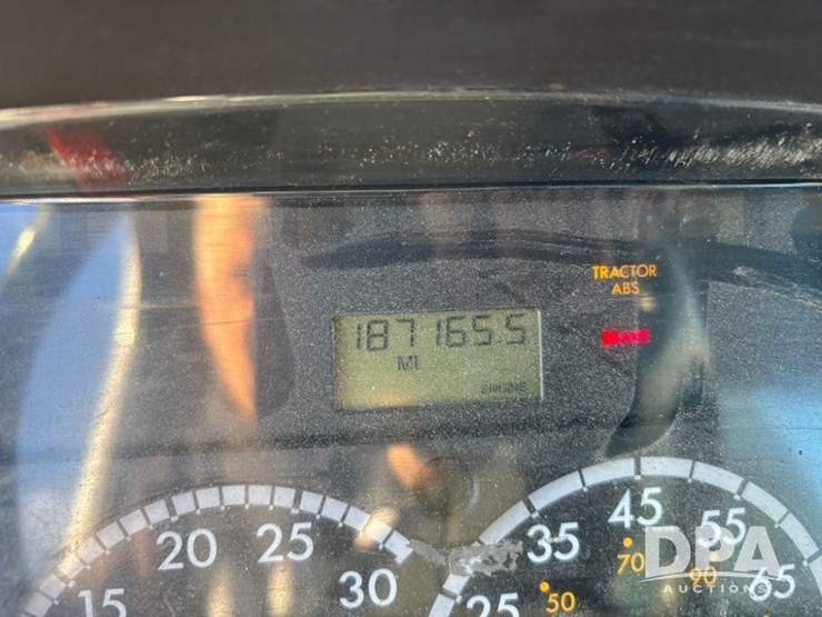 2005-freightliner-business-class-lp-bobtail-truck-(dr12590-unit-6501)-image-64