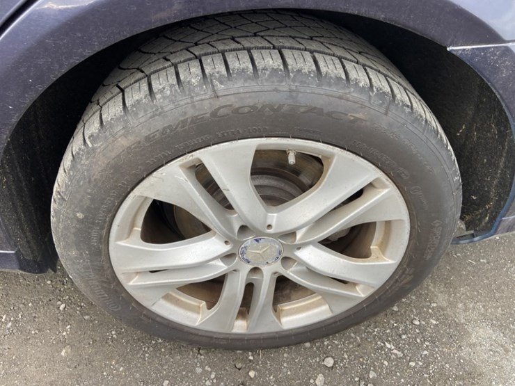 2011-mercedes-benz-e350-awd-sedan-image-11