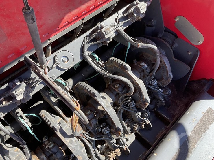 2013-massey-ferguson-2190-image-17