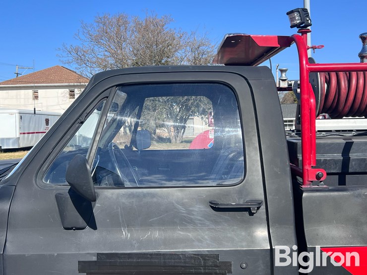 1986-chevrolet-custom-deluxe-image-18