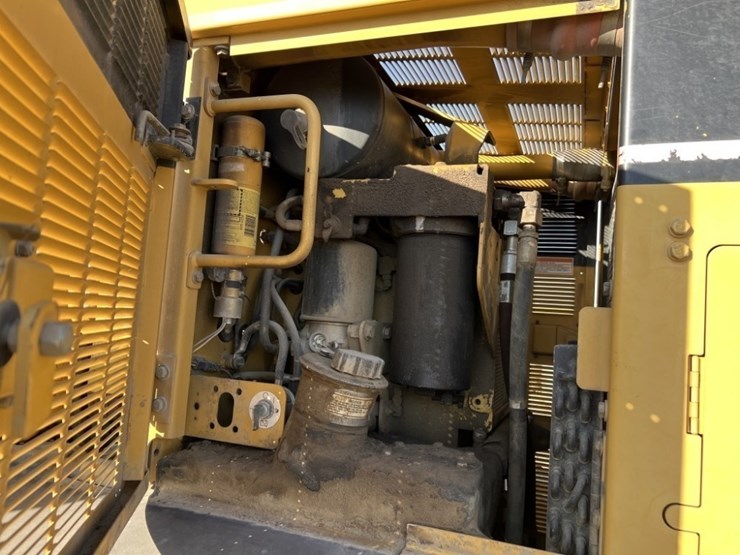 2006-caterpillar-160h-image-34