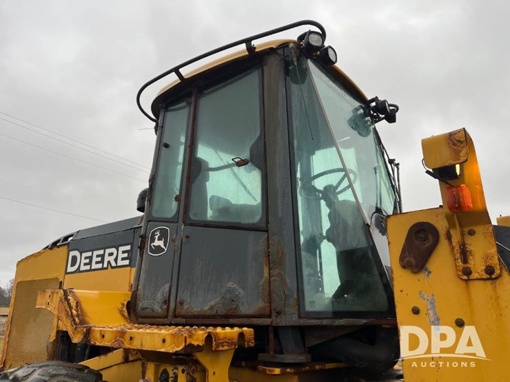 2017-deere-624k-image-28