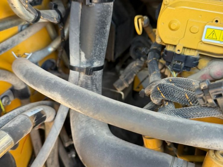 2022-caterpillar-299d3-xe-image-53