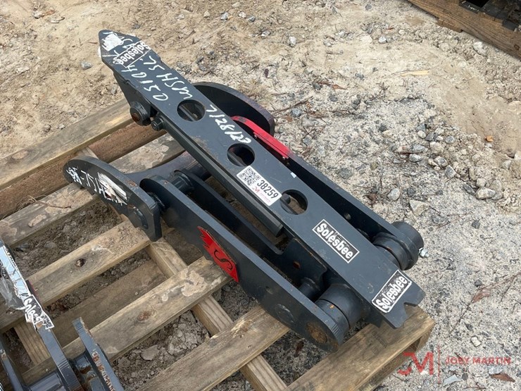 solesbee's-2-finger-excavator-thumb-w/-hydraulic-cylinder-image-2