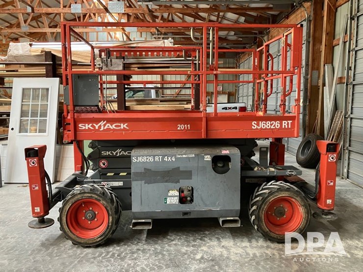 2017-skyjack-sj6826rt-image-7