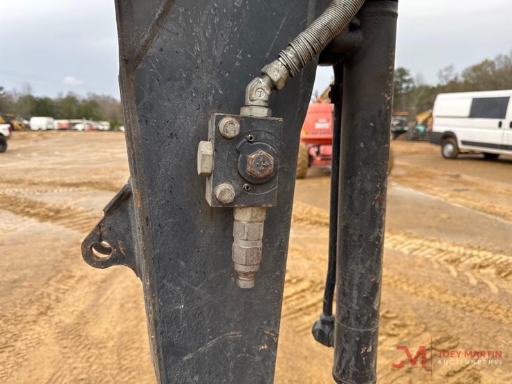 2020-deere-26g-image-8