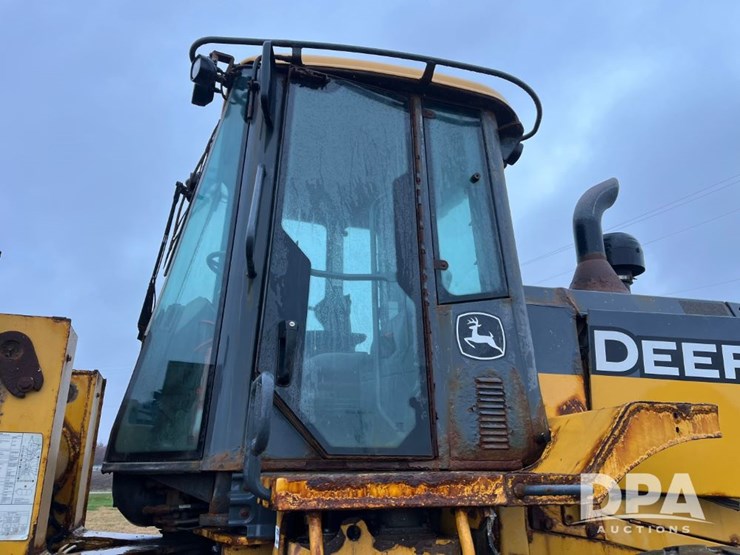 2017-deere-624k-image-41