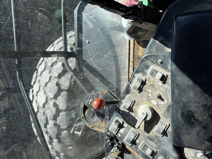 2005-hesston-9260-image-31