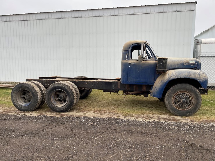 #1250-•-1963-mack-b53s-cab-and-chassis-(has-wi-title)-image-4