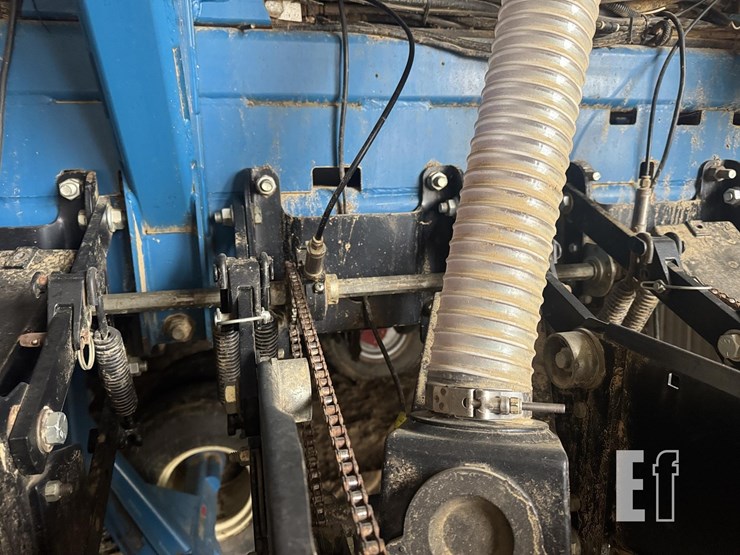 2009-kinze-3700sds-image-13