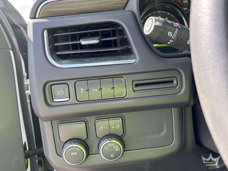 2023-chevrolet-tahoe-image-15