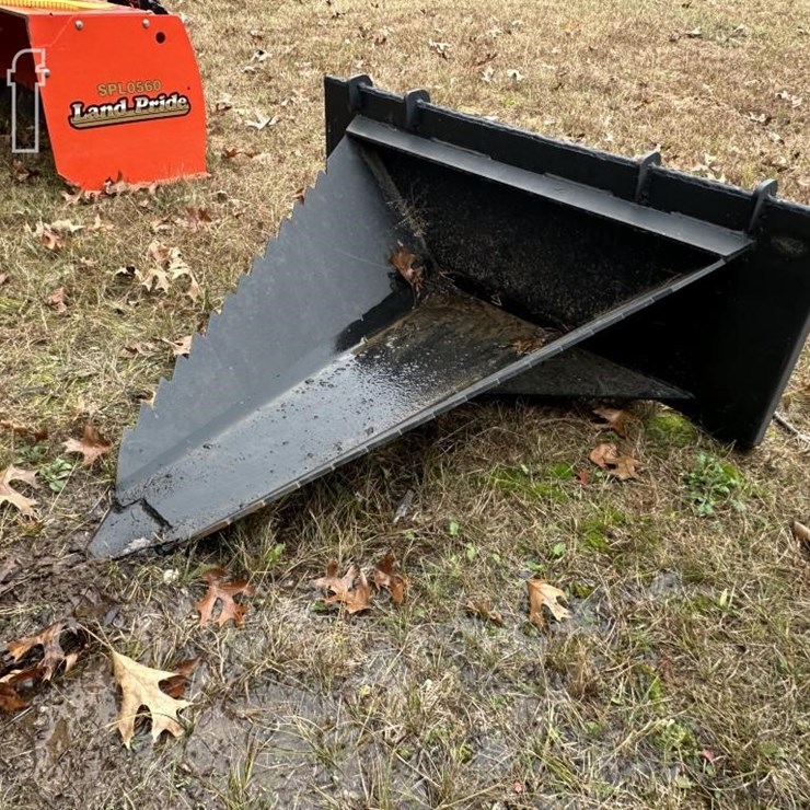 SKID STEER STUMP BUCKET