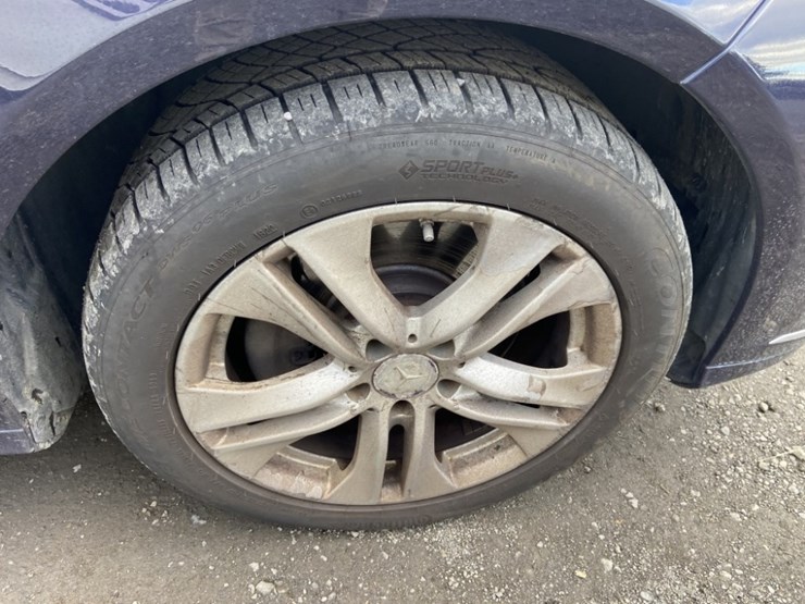 2011-mercedes-benz-e350-awd-sedan-image-13