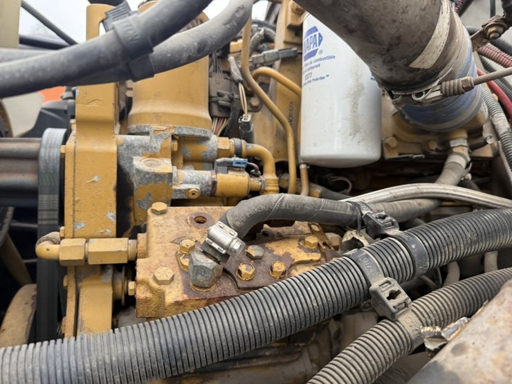 2002-caterpillar-3126-image-12