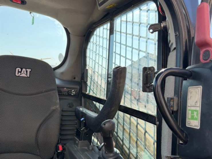 2022-caterpillar-279d3-image-58