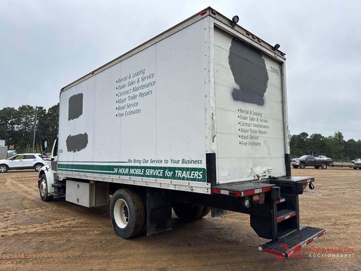 2005-freightliner-business-class-m2-box-truck-image-3