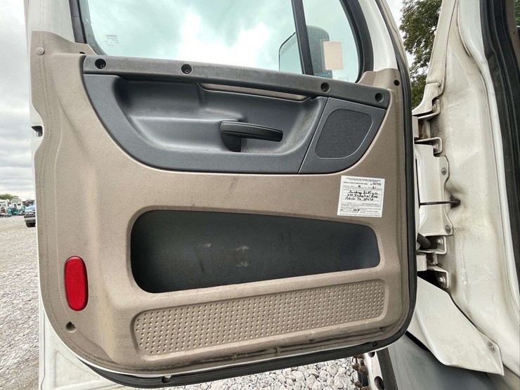 2018-freightliner-cascadia-evolution-t/a-truck-tractor-image-76