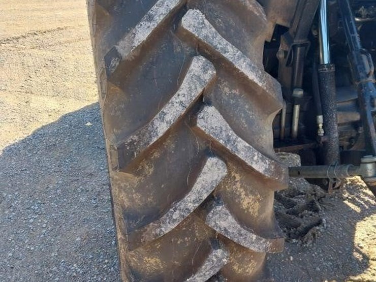 2003-new-holland-ts110-image-13