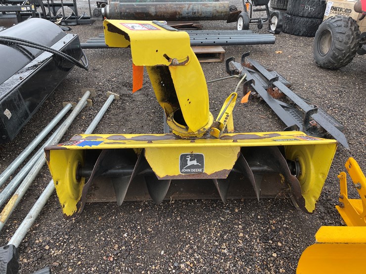 john-deere-300-image-2