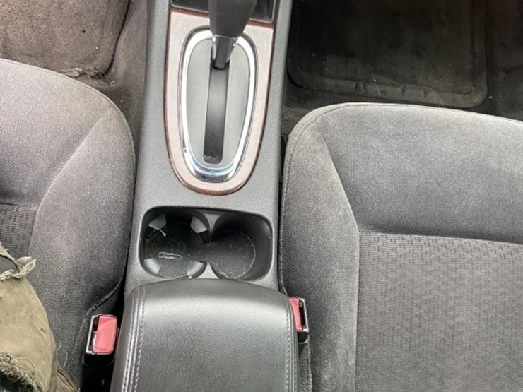 2010-chevrolet-impala-sedan-image-15