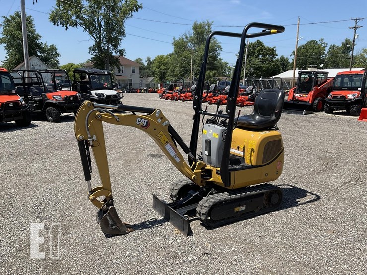 2022-caterpillar-300.9d-image-1