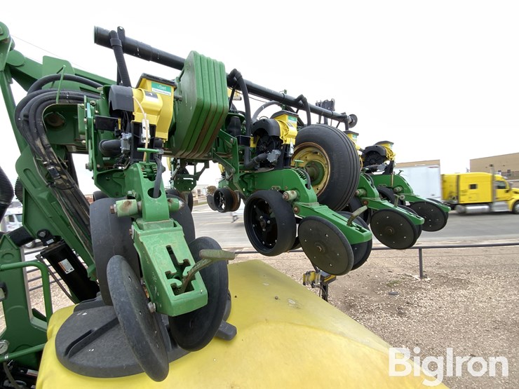 2010-john-deere-dr18-image-14
