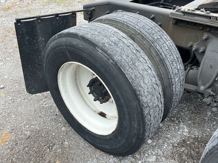 2018-freightliner-cascadia-evolution-t/a-truck-tractor-image-12