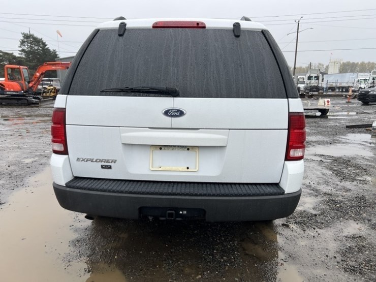 2003-ford-explorer-xlt-image-5