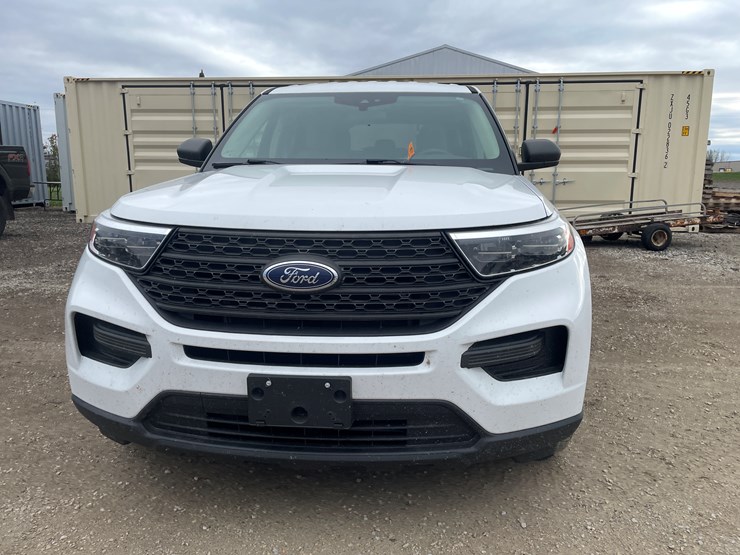 2021-ford-explorer-image-2