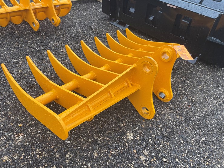 caterpillar-305-image-4