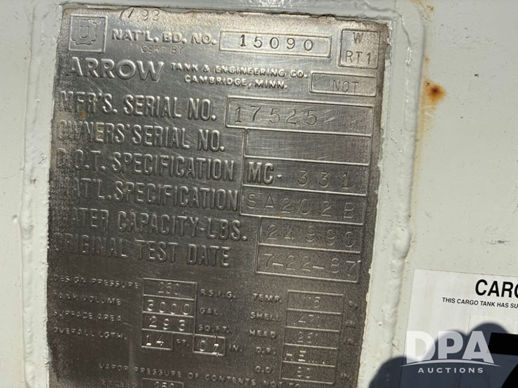 2005-freightliner-business-class-lp-bobtail-truck-(dr12590-unit-6501)-image-35