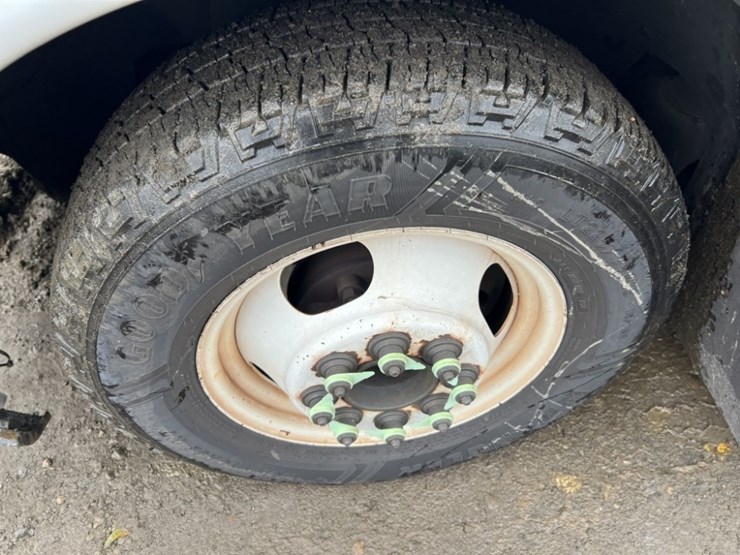 2014-chevrolet-express-paratransit-bus-image-16