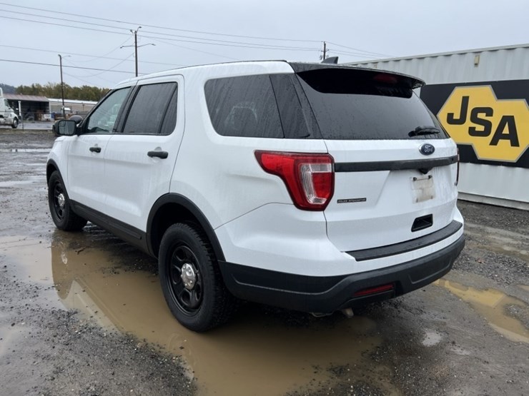 2018-ford-explorer-image-6