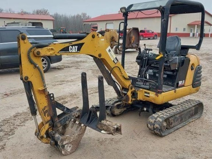 caterpillar-301.8-image-1