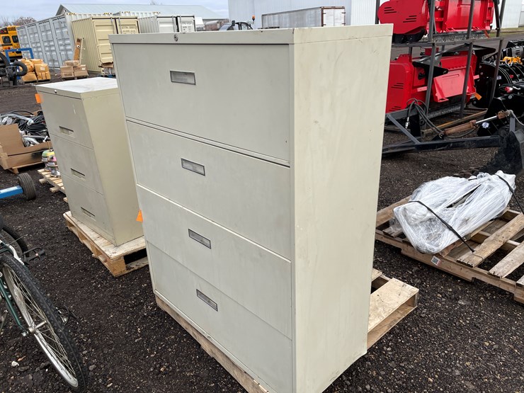 #7842-•-(2)-filing-cabinets-image-1