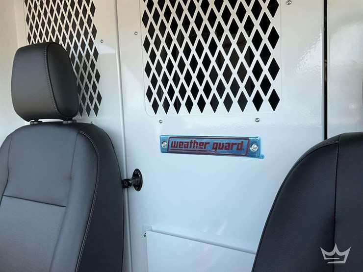 2025-ford-transit-image-18