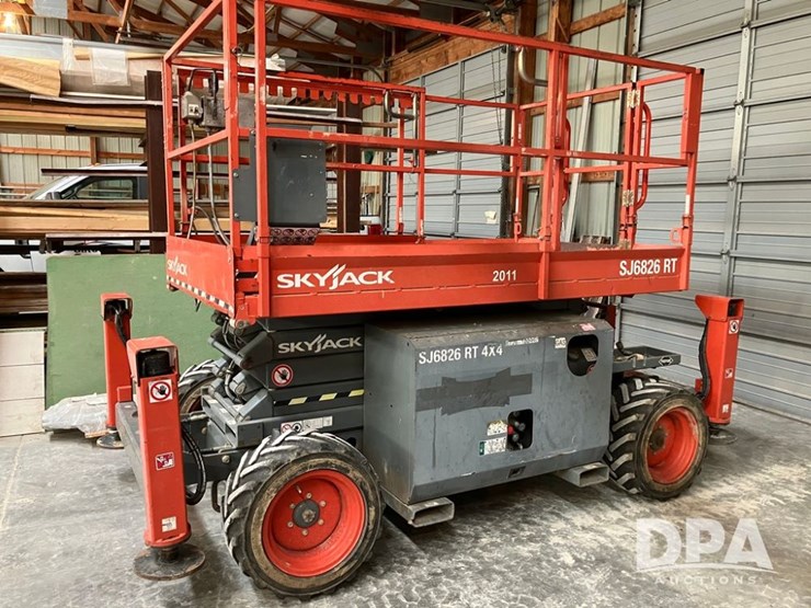 2017-skyjack-sj6826rt-image-6