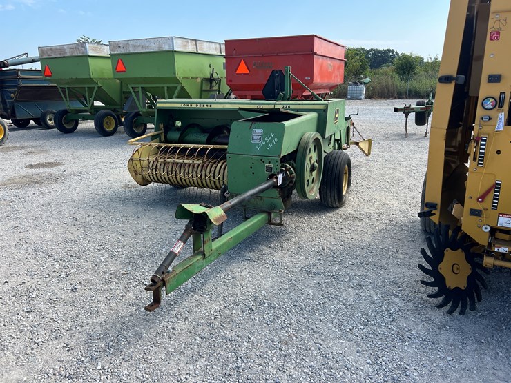 john-deere-336-image-8