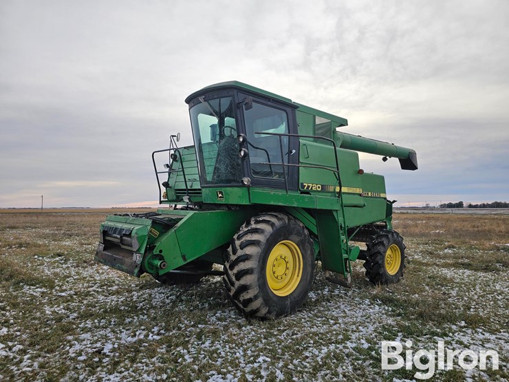 1985-john-deere-7720-titan-ii-image-1