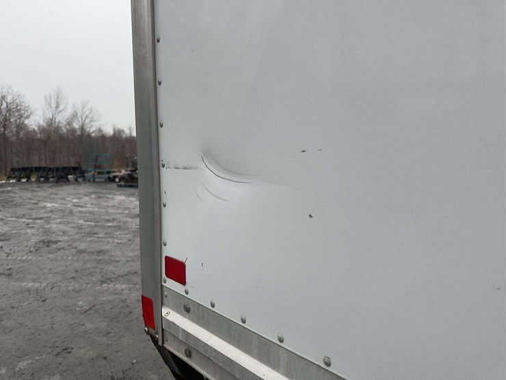 2012-hino-268-image-15