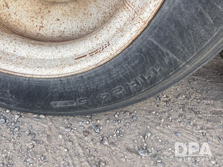 2006-freightliner-day-cab-truck-(gp12099,-unit-802)-image-33