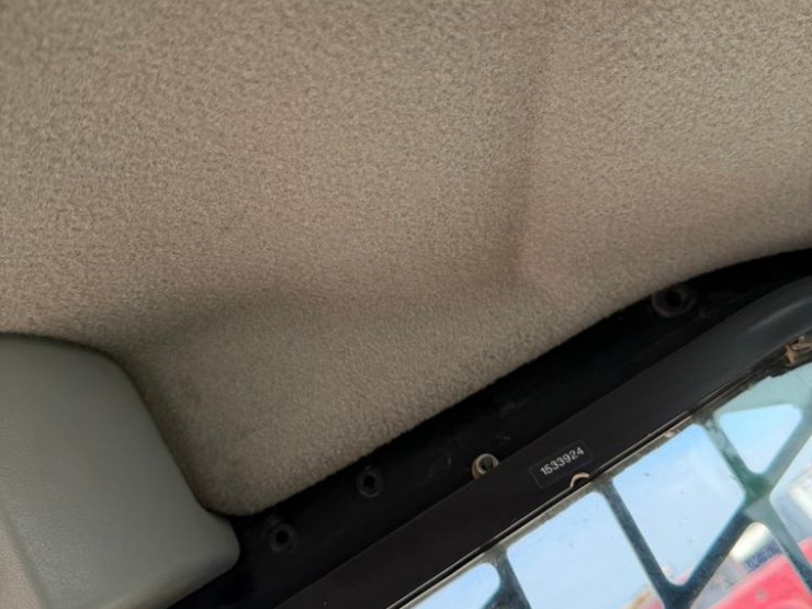 2022-caterpillar-279d3-image-71