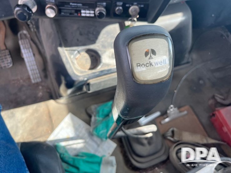 1993-white-gmc-liquid-truck-(dr8592-unit-129952)-image-69