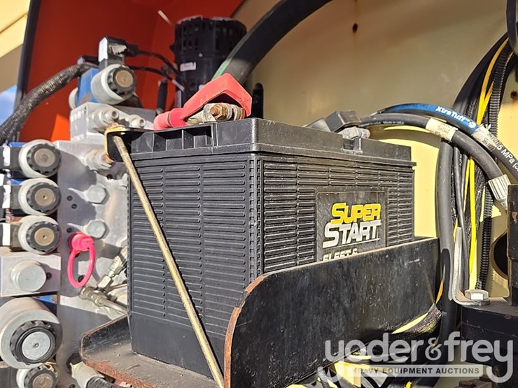 2014-jlg-800aj-image-97