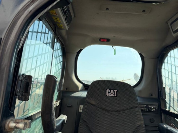 2022-caterpillar-279d3-image-61