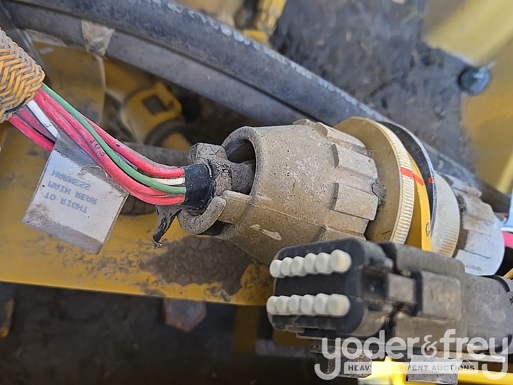 2016-caterpillar-120m2-image-182